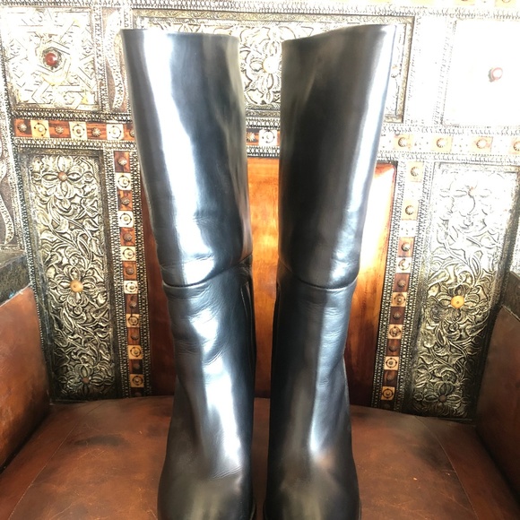 Stuart Weitzman “Straighten” Boot - Picture 2 of 3